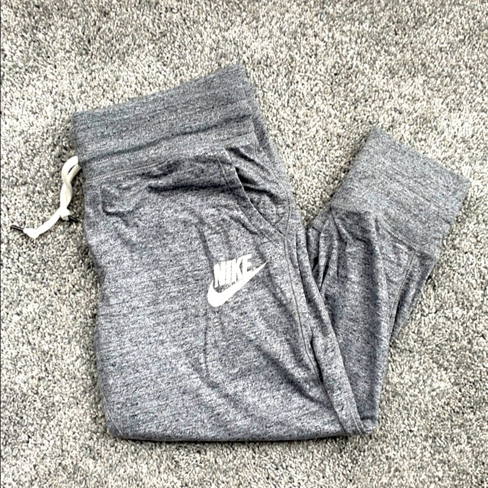 Gray Nike Crop Sweats Size Medium